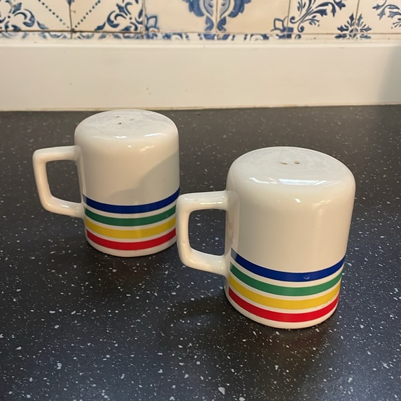 Vintage 80s Retro Rainbow Ceramic Salt and Pepper Shakers. Good used condition. - Picture 3 of 6